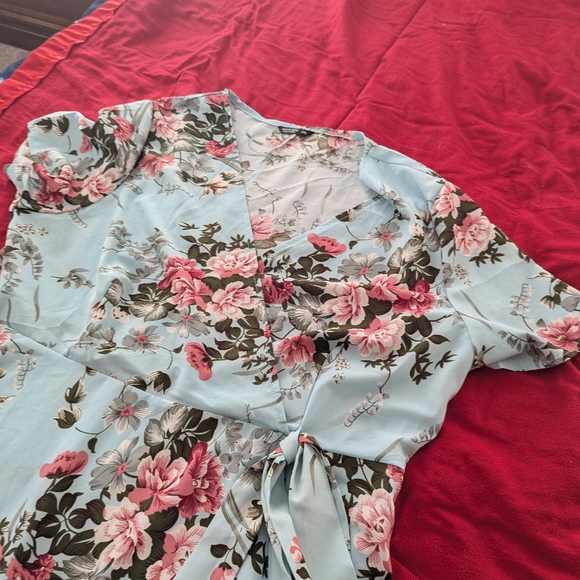 Shein wrap dress - Picture 3 of 4